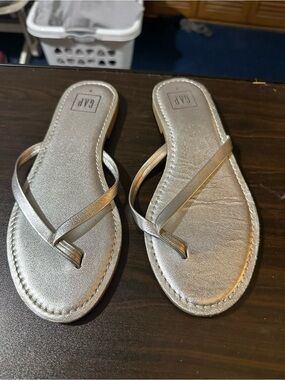 GAP Metallic Silver Women's Flip Flop Sandals